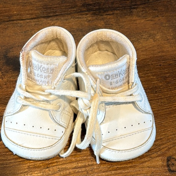 OshKosh infant Size 1 crib shoes, white, unisex. Retro/vintage - Picture 1 of 7